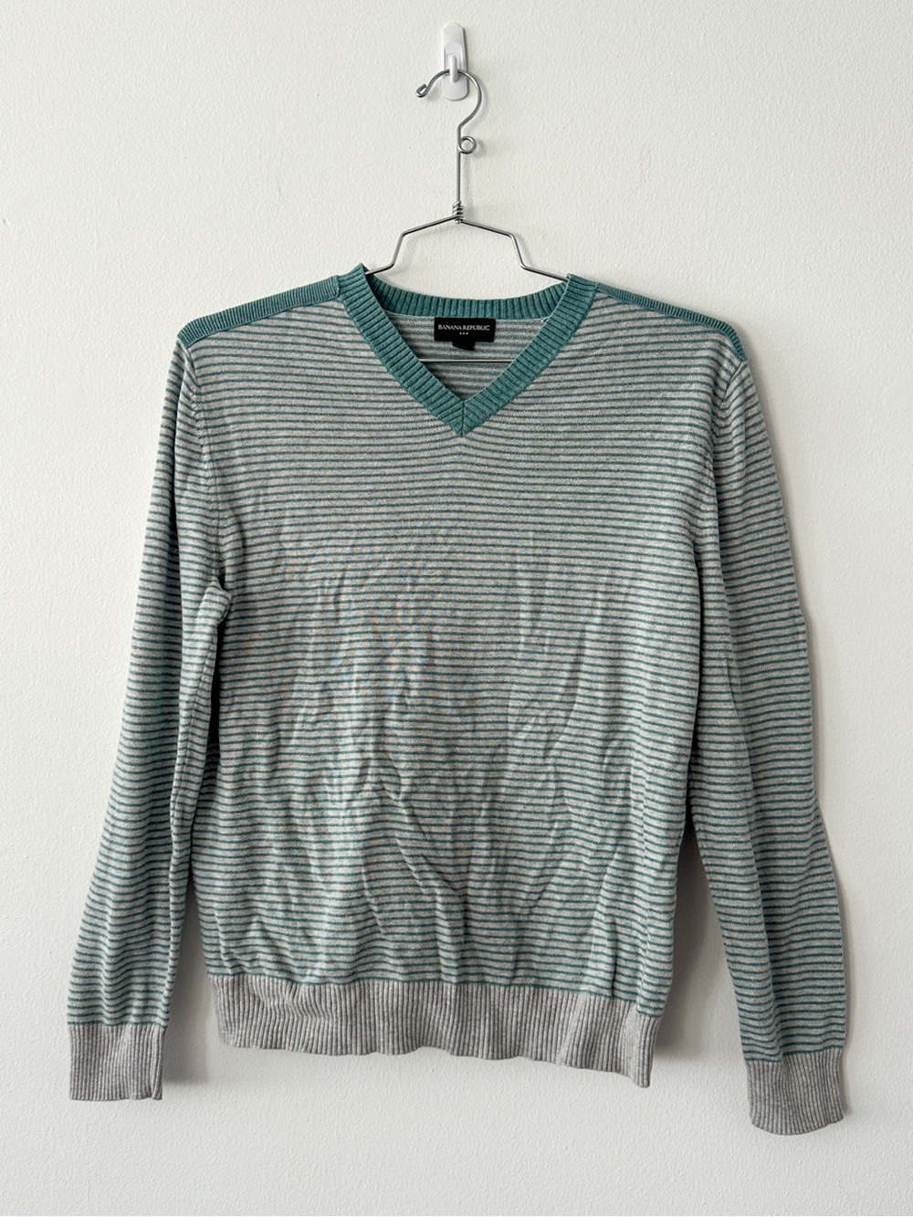 Banana Republic Men’s Blue And Grey V-Neck Sweater Size Medium Knit Y2K